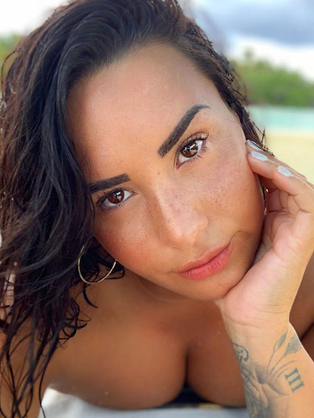 Pack de Demi Lovato instagram + 3 Videos