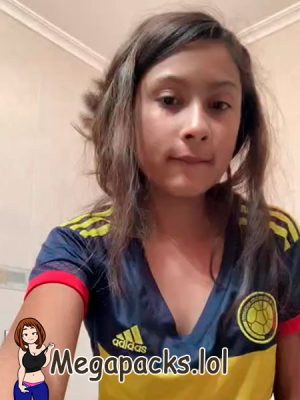 El rico culo de morra colombiana adolescente + 1 Video