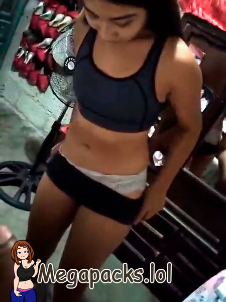 Ricos sentones de mi querida y puta sobrina + 1 Video
