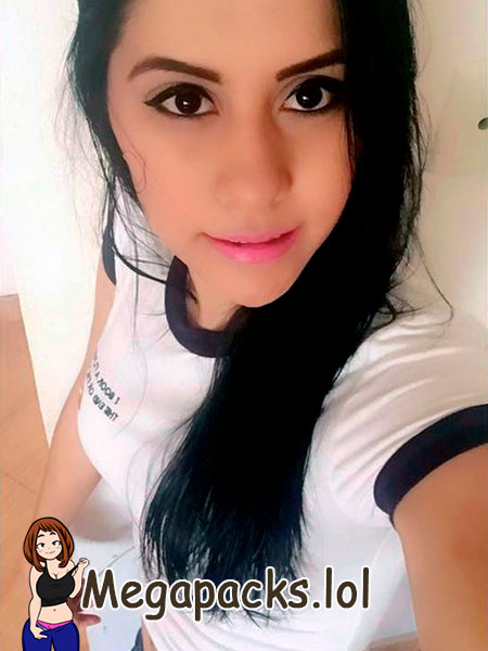 Encontre los nudes de mi compañera de trabajo