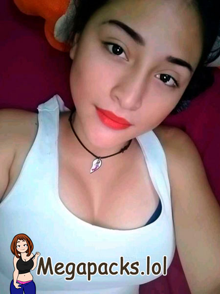 Nudes de Carmen, una mexicana chichona