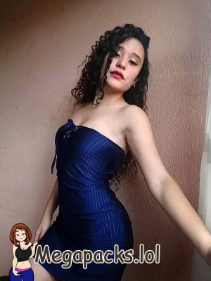 Alejandra Galeano moviendo su rica cola + 1 Video