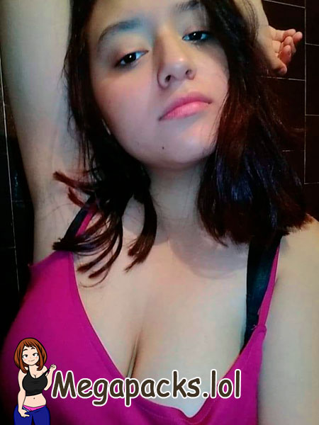 Nalgona se mete los dedos en su coñito + 10 Videos